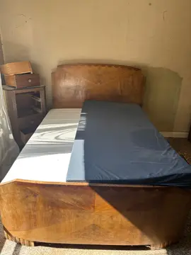 chambre lit, armoire et meubles assortis
