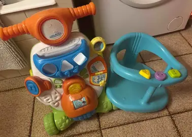 pousse pousse + siège de bain