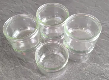Petits pots de yaourt en verre