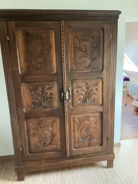 Armoire bretonne ancienne