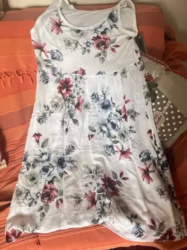 Robe neuve 38 40