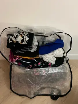 Lot vêtements jeune femme T.36 (Été/robes/ pantalons classe)