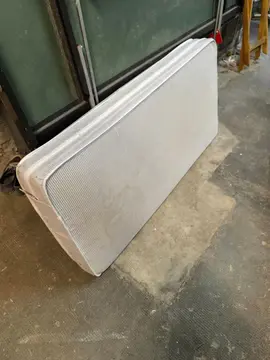 matelas de lit à barreaux