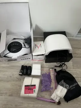 2 machines UV LED manucure + vernis + matériel