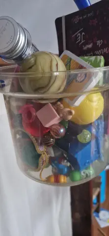 magazines et petit jouets enfant