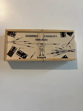 Jeu de domino et mikado