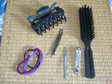 Lot brosse coupe ongles barrette
