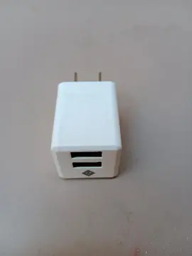Adaptateur blanc USB 2,4 A USA Japon etc.