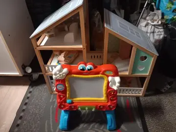 maison de poupée +jouets