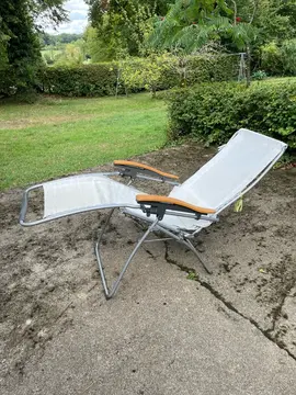 chaise longue