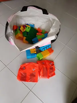 jouets enfants et brassard
