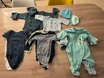 lot de vêtements bébé