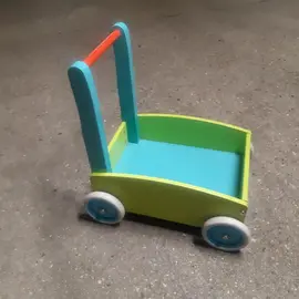 Chariot en bois pour enfants