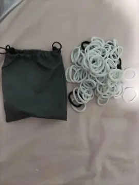 élastiques pour cheveux.