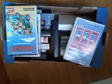 lot de cassettes : 4 pour enfants, 10 films, documentaire : 6