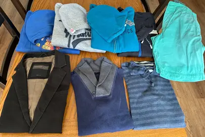 Donne lot de vêtements homme taille M/L