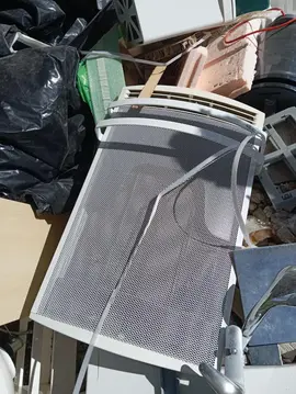 poubelle de cuisine sur rail radiateur carrelage évier