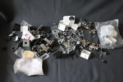 éléments de quincaillerie IKEA