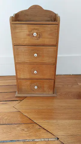 Mini armoire d'apppoint pour enfant