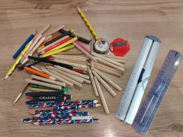 Crayons de couleur et autres