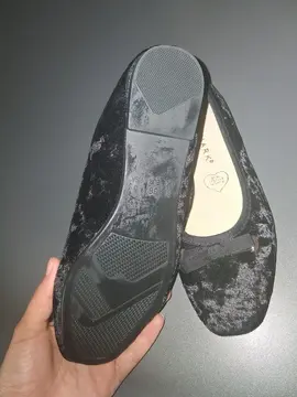 chaussure presque neuve voir les photos