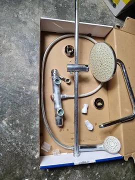 colonne de douche et mitigeur