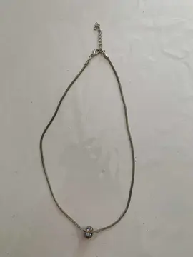 Collier court fantaisie boule