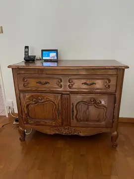 donne salle à manger et armoire chambre