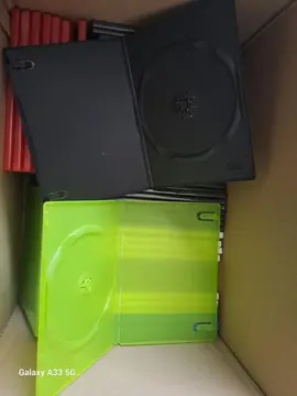 nombreuses boîtes dvd ( vides)