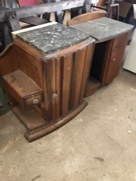 tables de nuit à restaurer
