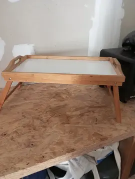 Plateau avec pieds