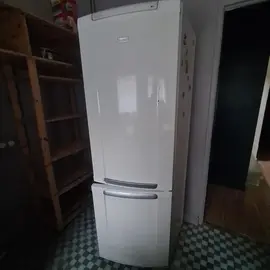 Frigo congélateur Indesit