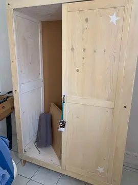 placard bois porte manquante ( rideau possible )