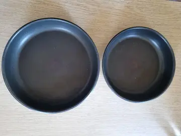Deux poêles Telal