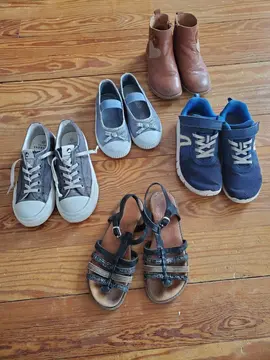 Lot chaussures enfants 33