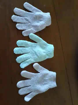 3 gants de toilette... neufs