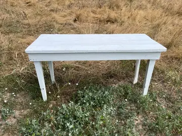 Table rustique en bois peint