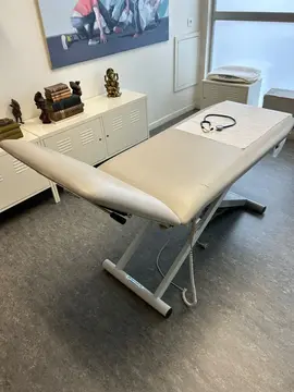 divan d’examen médical électrique
