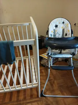 lit bébé et chaise haute a nettoyer