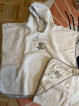 serviette et cape de bain bébé