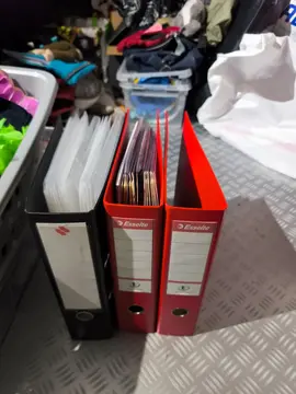 grand classeur avec pochette