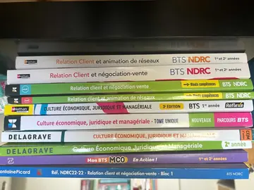 Lot de livres BTS