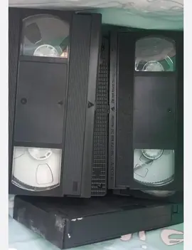9 vieilles cassettes vidéo VHS