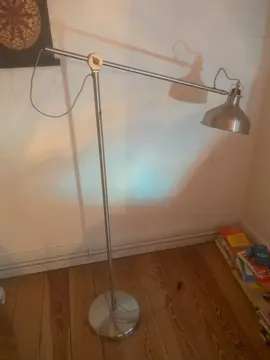 Lampe sur pied style industriel