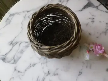 Panier en bois tressé