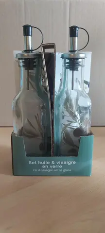 bouteilles poir huile et vinaigre