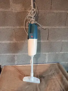 Aspirateur balai