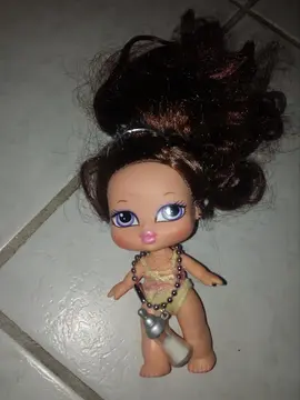 mini poupée