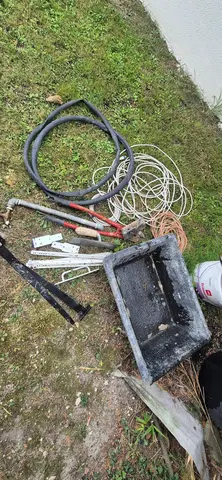 divers outils et accessoires de bricolage