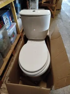 WC blanc à évacuation par le bas